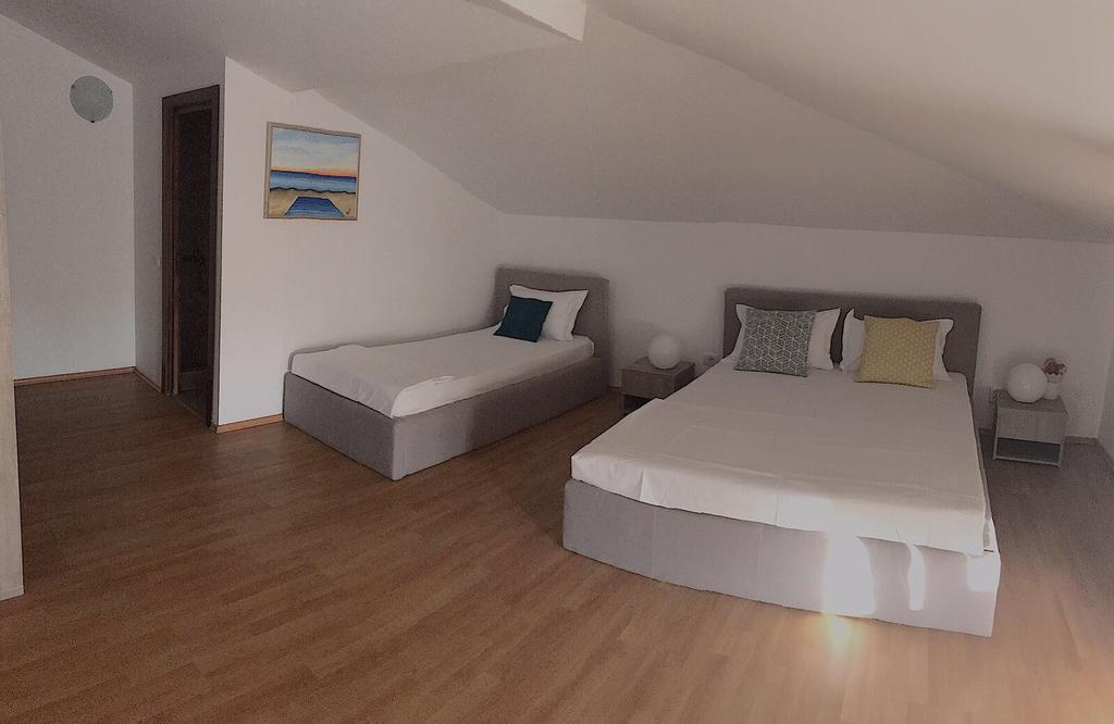 Vila Miruna Hotel เอโฟริเอนอร์ด ภายนอก รูปภาพ